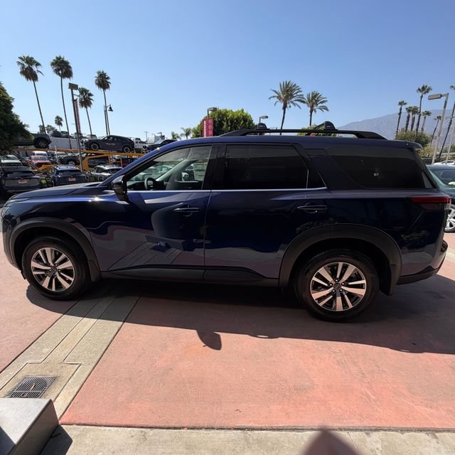 New 2026 Deep Ocean Blue Pearl Nissan SL image 4