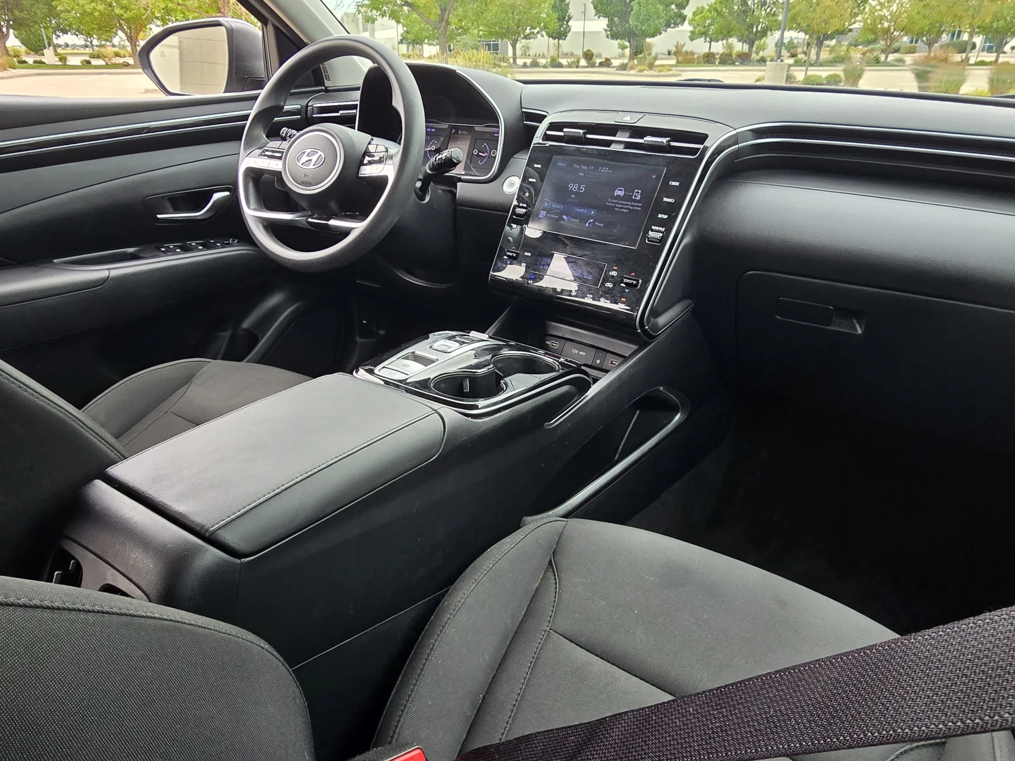 Used 2023 Shimmering Silver Hyundai Blue image 28