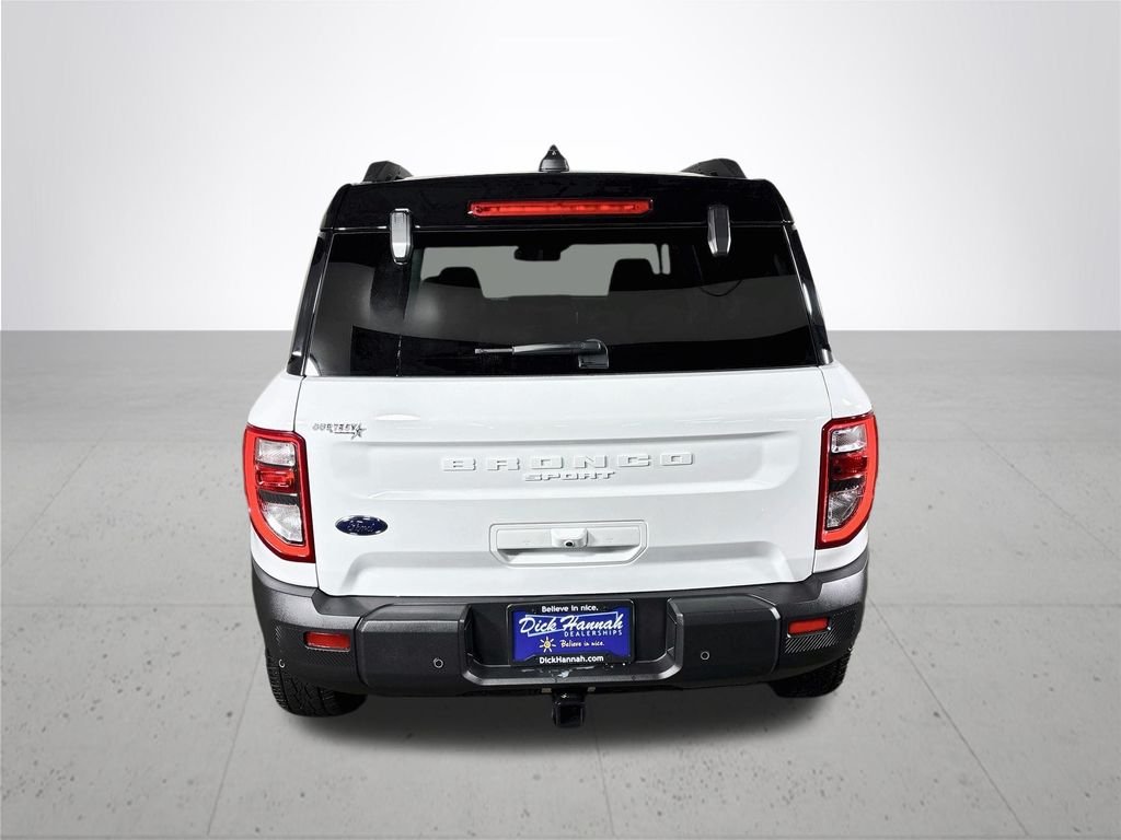 Used 2025 White Ford Badlands image 7