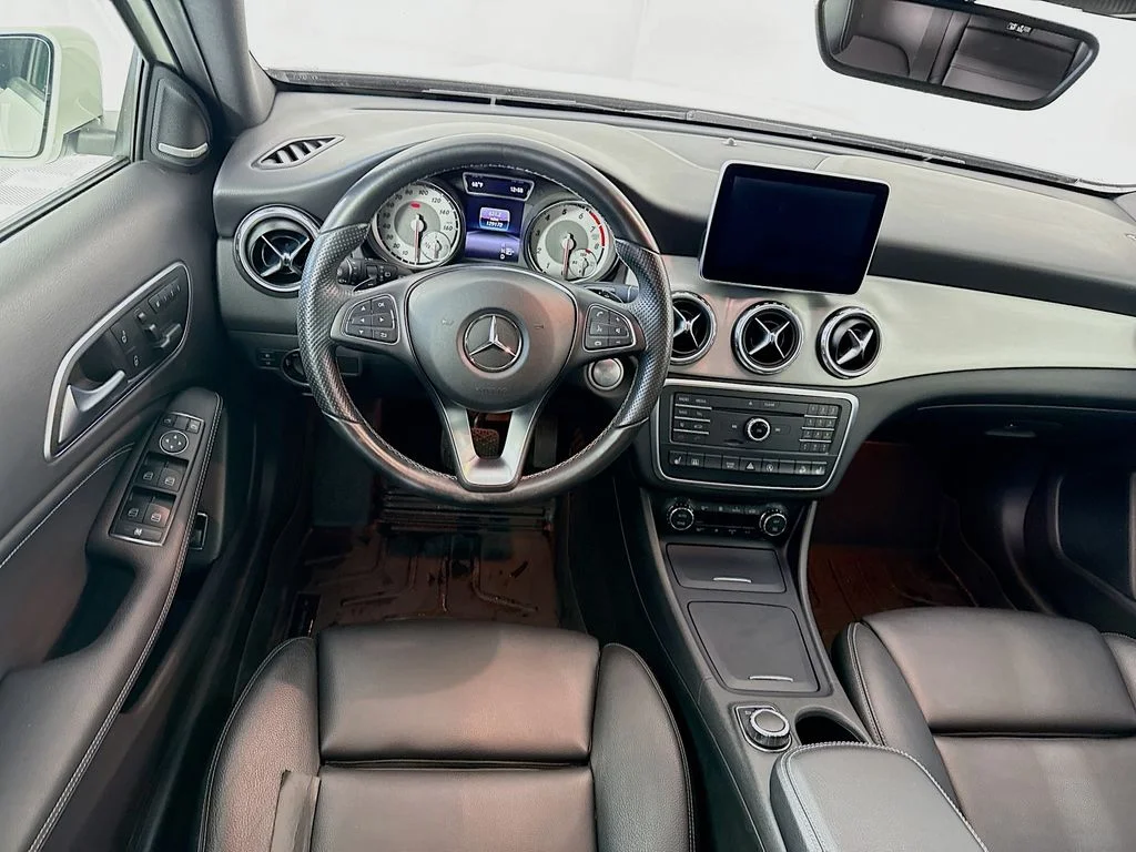 Used 2016 Cirrus White Mercedes-Benz GLA 250 image 24