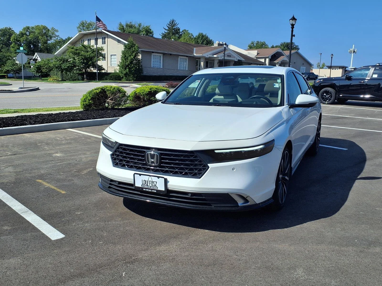 Used 2023 Platinum White Pearl Honda Touring image 30