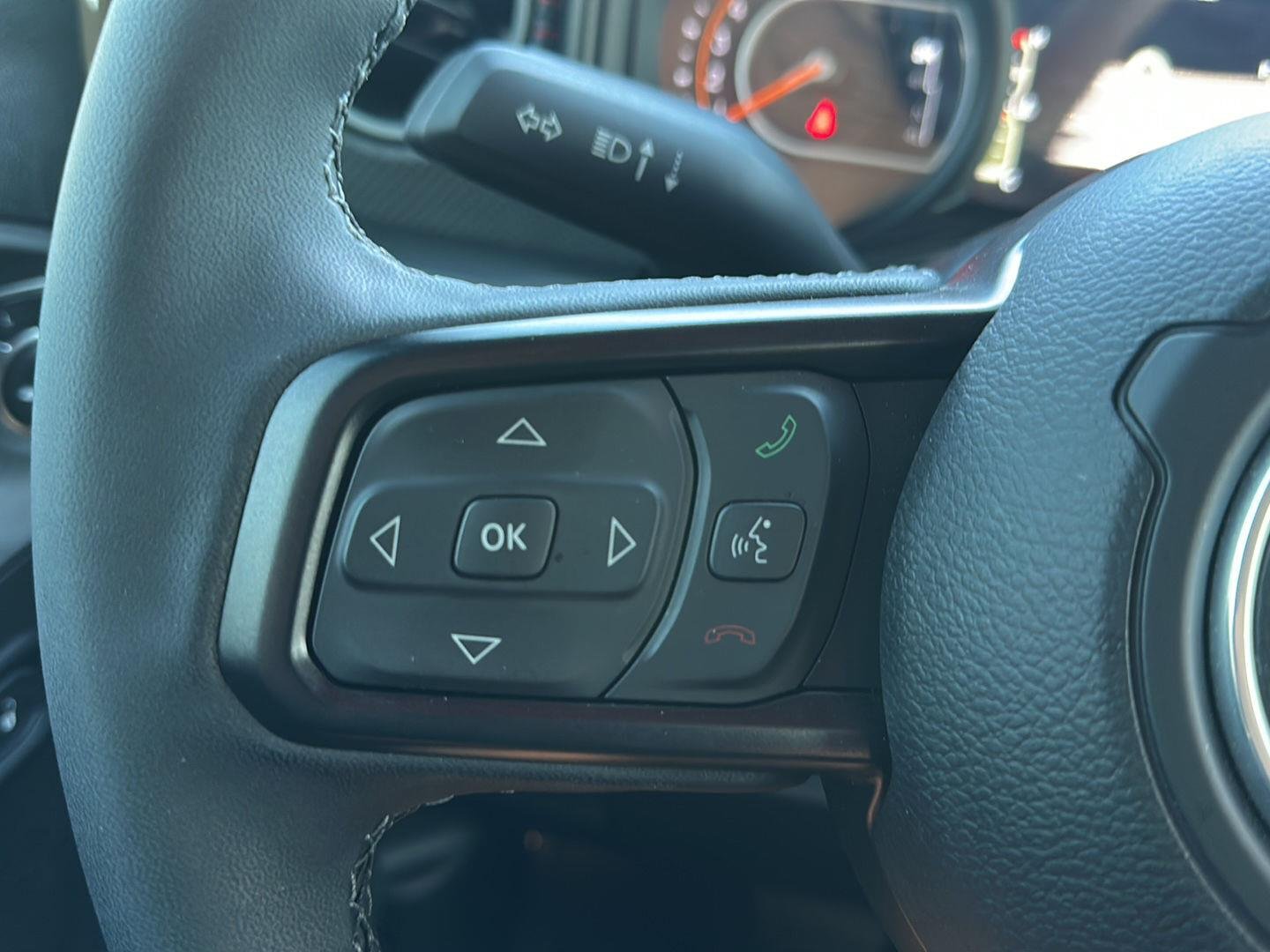 Used 2025 41 Jeep Rubicon image 16