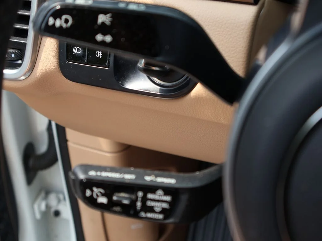 Used 2020 White Porsche  image 32