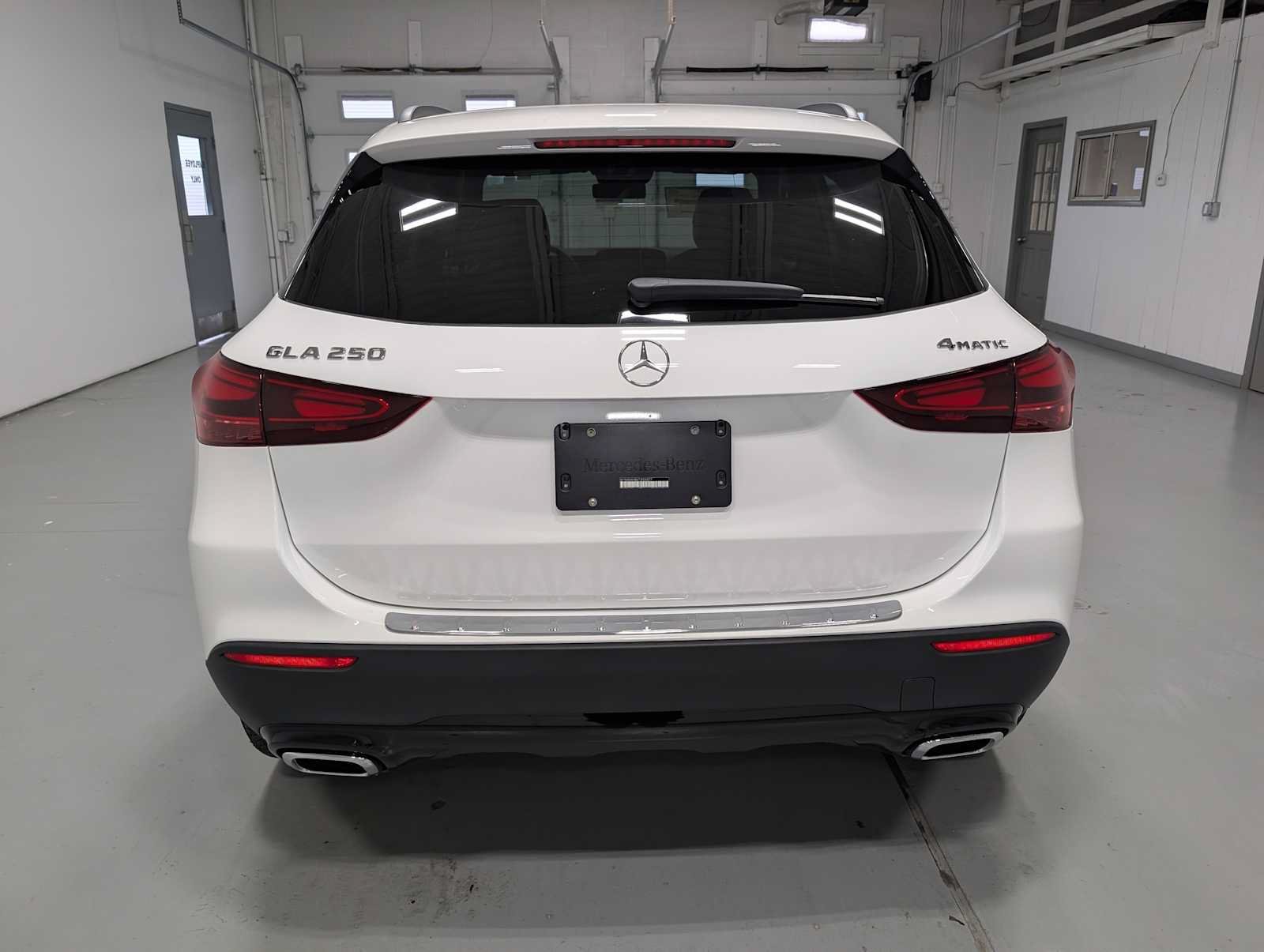 New 2026 Polar White Mercedes-Benz GLA 250 image 8