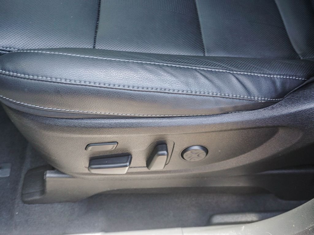 Used 2024 Silver Kia SX image 19