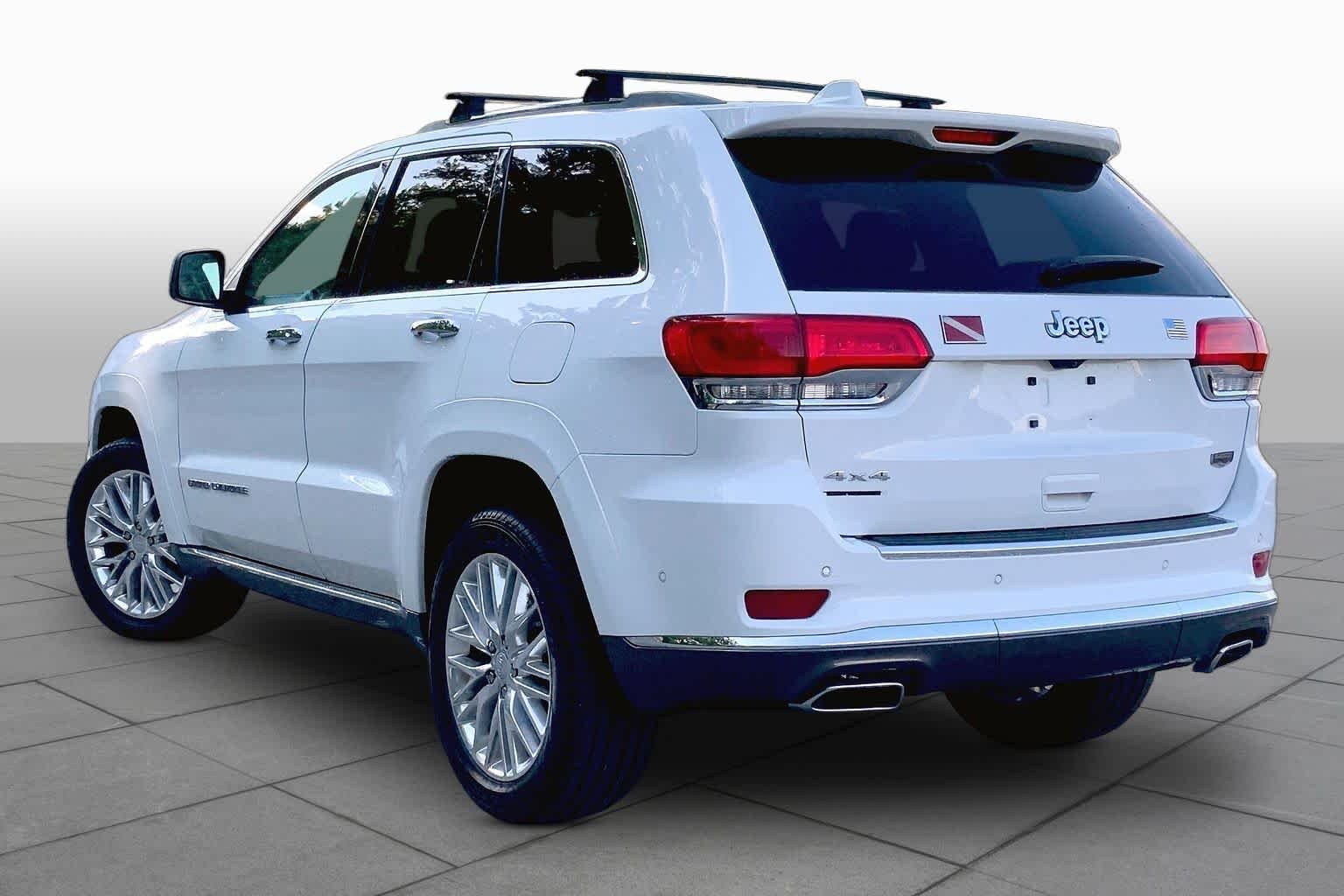 Used 2018 Bright White Clearcoat Jeep Summit image 12