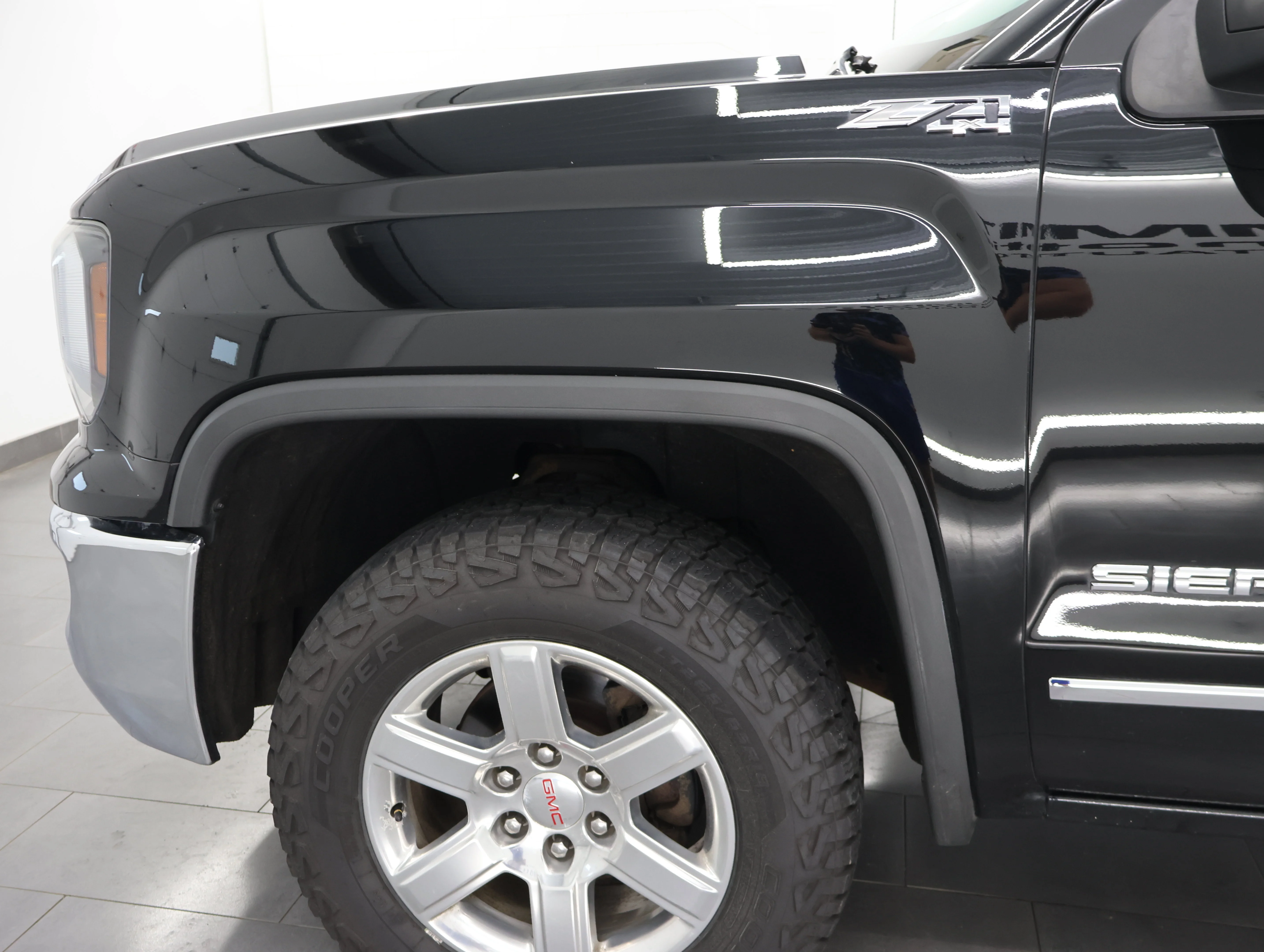 Used 2017 Onyx Black GMC SLT image 31