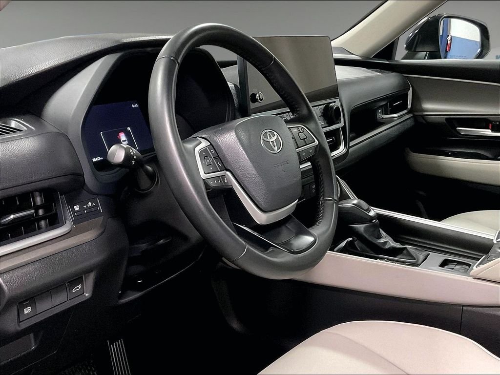 Certified Used 2026  Toyota XLE image 8