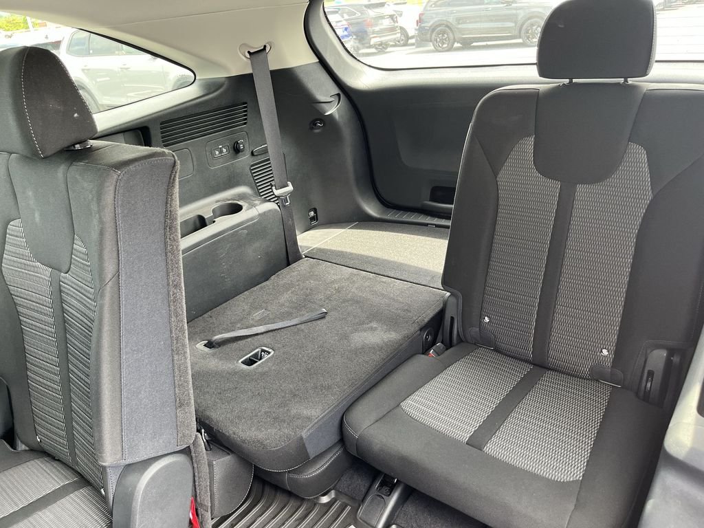 Used 2025 Red Kia LX image 29