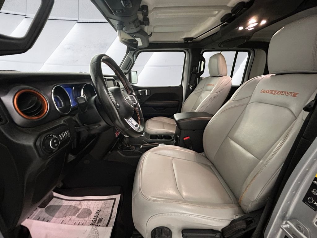 Used 2022 Silver Jeep Mojave image 7