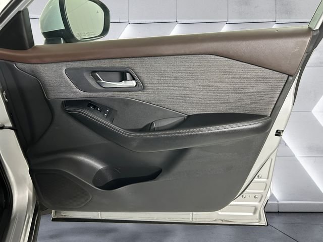 Used 2022 Silver Nissan SV image 15
