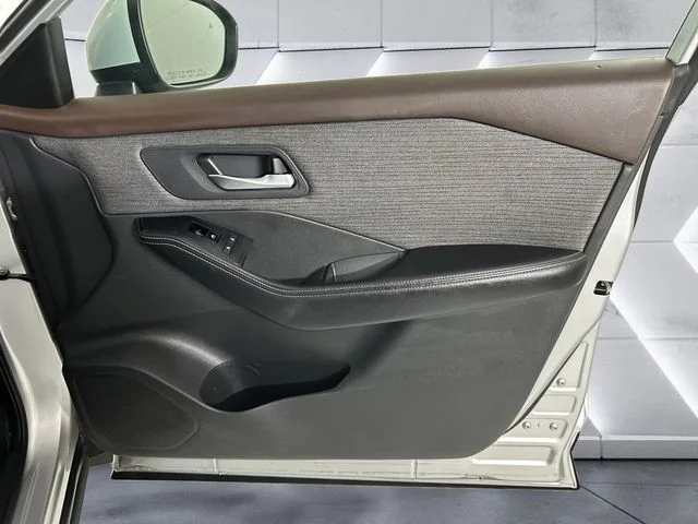Used 2022 Silver Nissan SV image 15