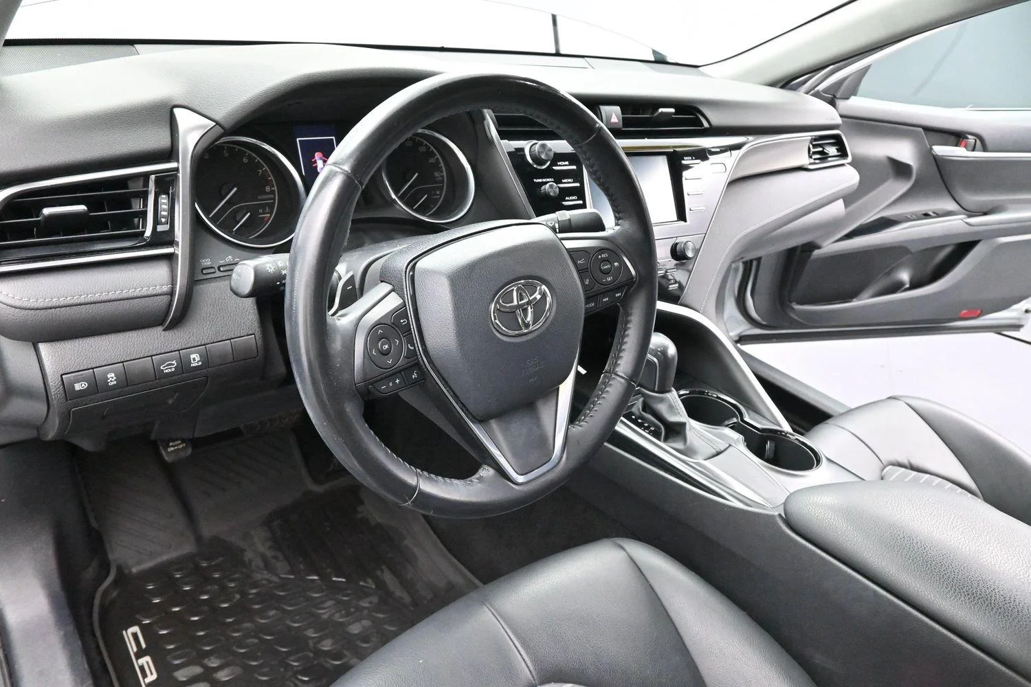 Used 2020 Celestial Silver Metallic Toyota SE image 15