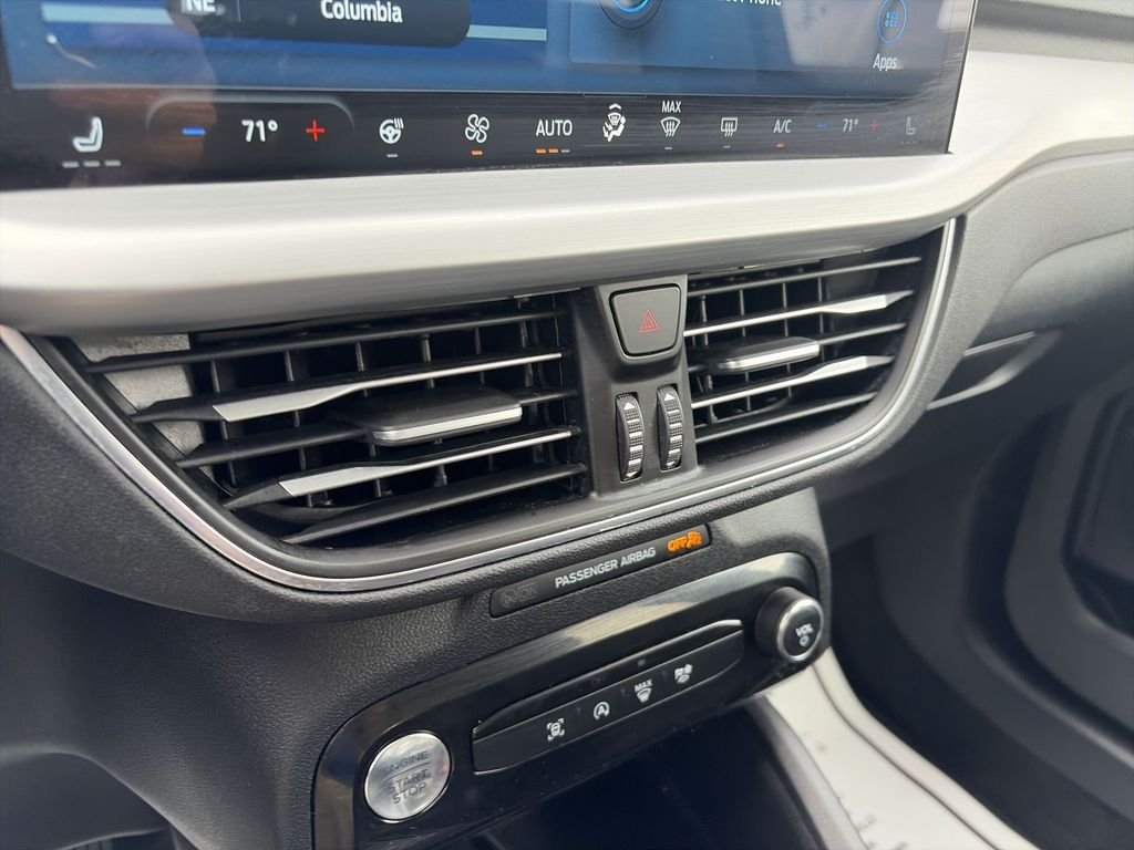 Used 2025  Ford Platinum image 19