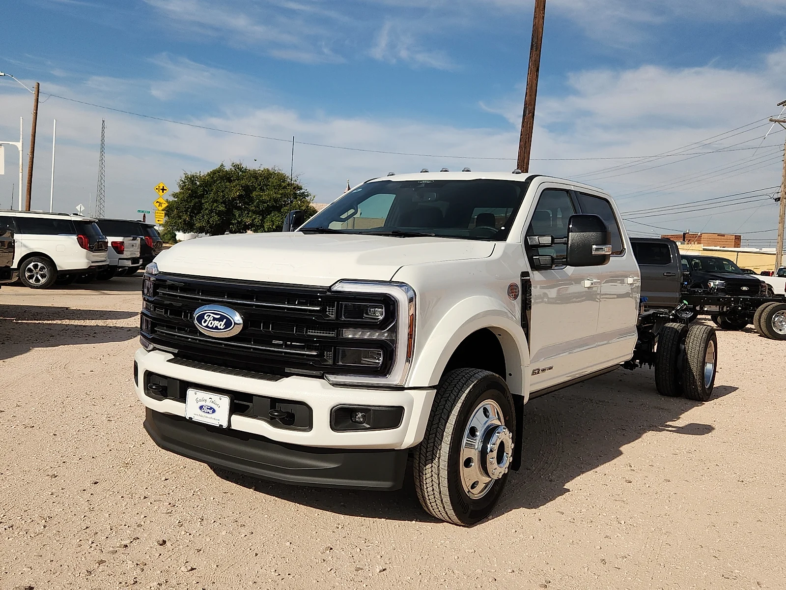 New 2027 Star White Metallic Tri-Coat Ford Platinum image 3