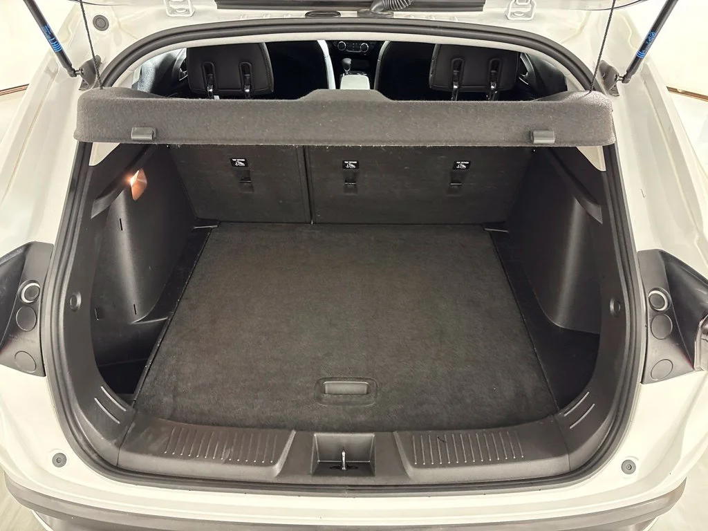 Used 2025 White Chevrolet LT image 24