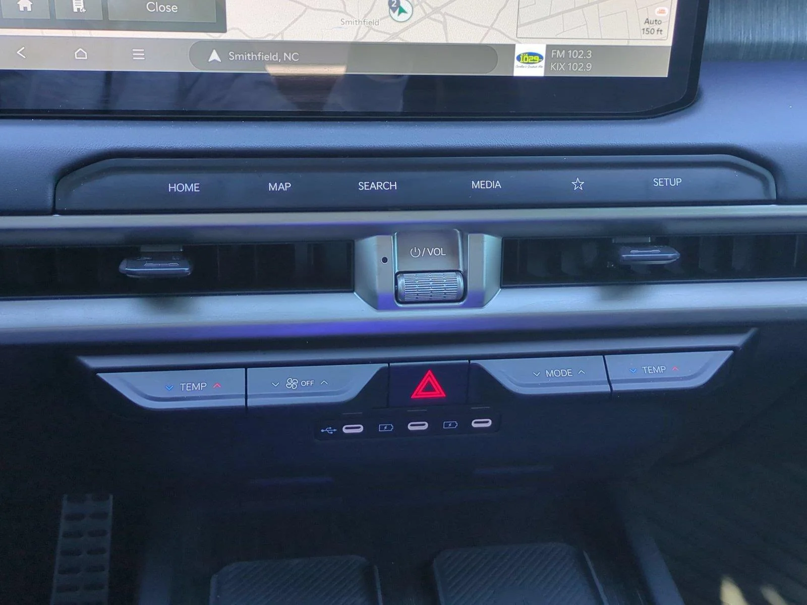 Used 2027 EBONY BLACK KIA  image 27