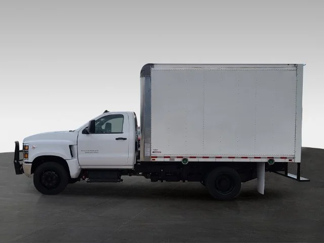 Used 2023 White Chevrolet 1WT image 9