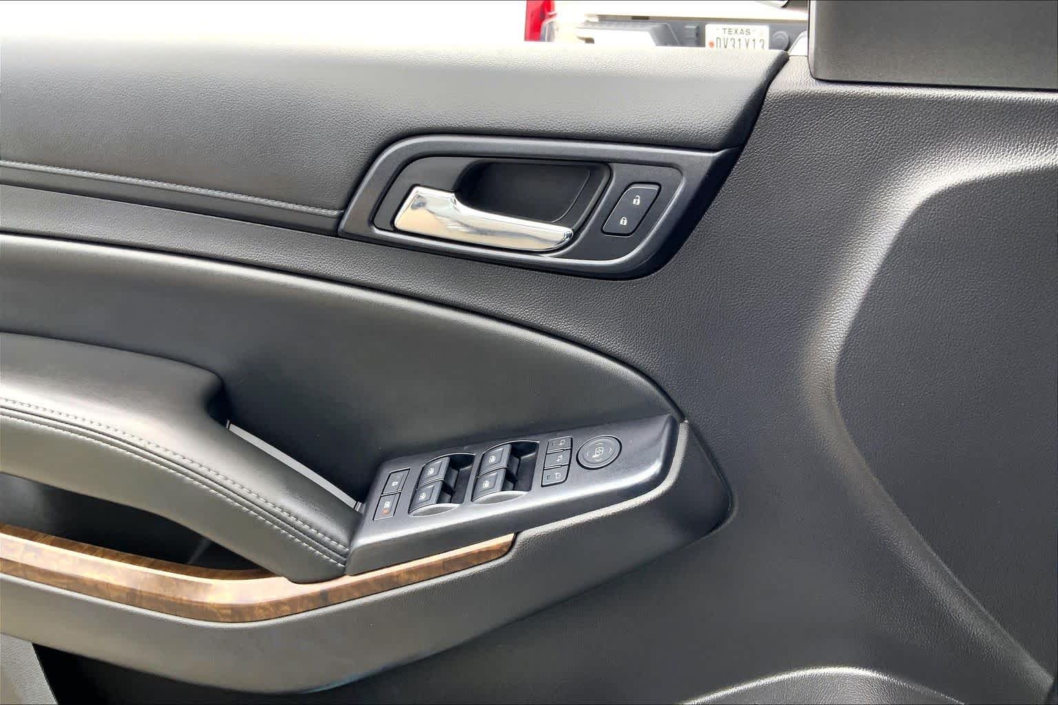 Used 2015 Silver Ice Metallic Chevrolet LT image 32