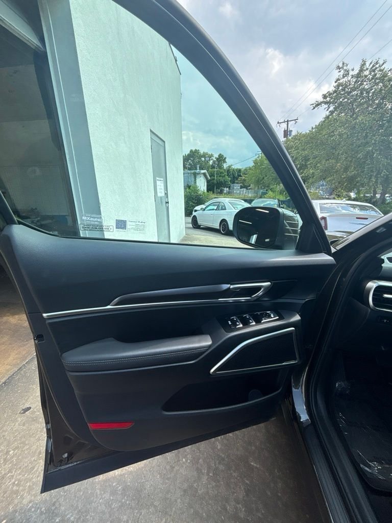 Certified Used 2025 Green Kia S image 12