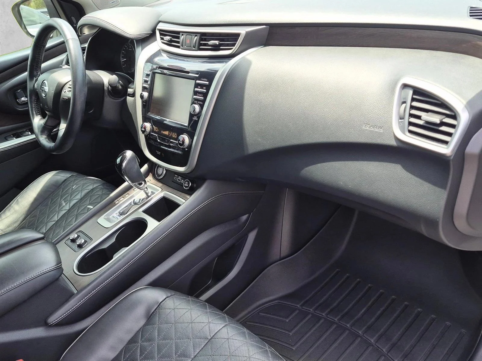Used 2020 Pearl White Tricoat Nissan Platinum image 21