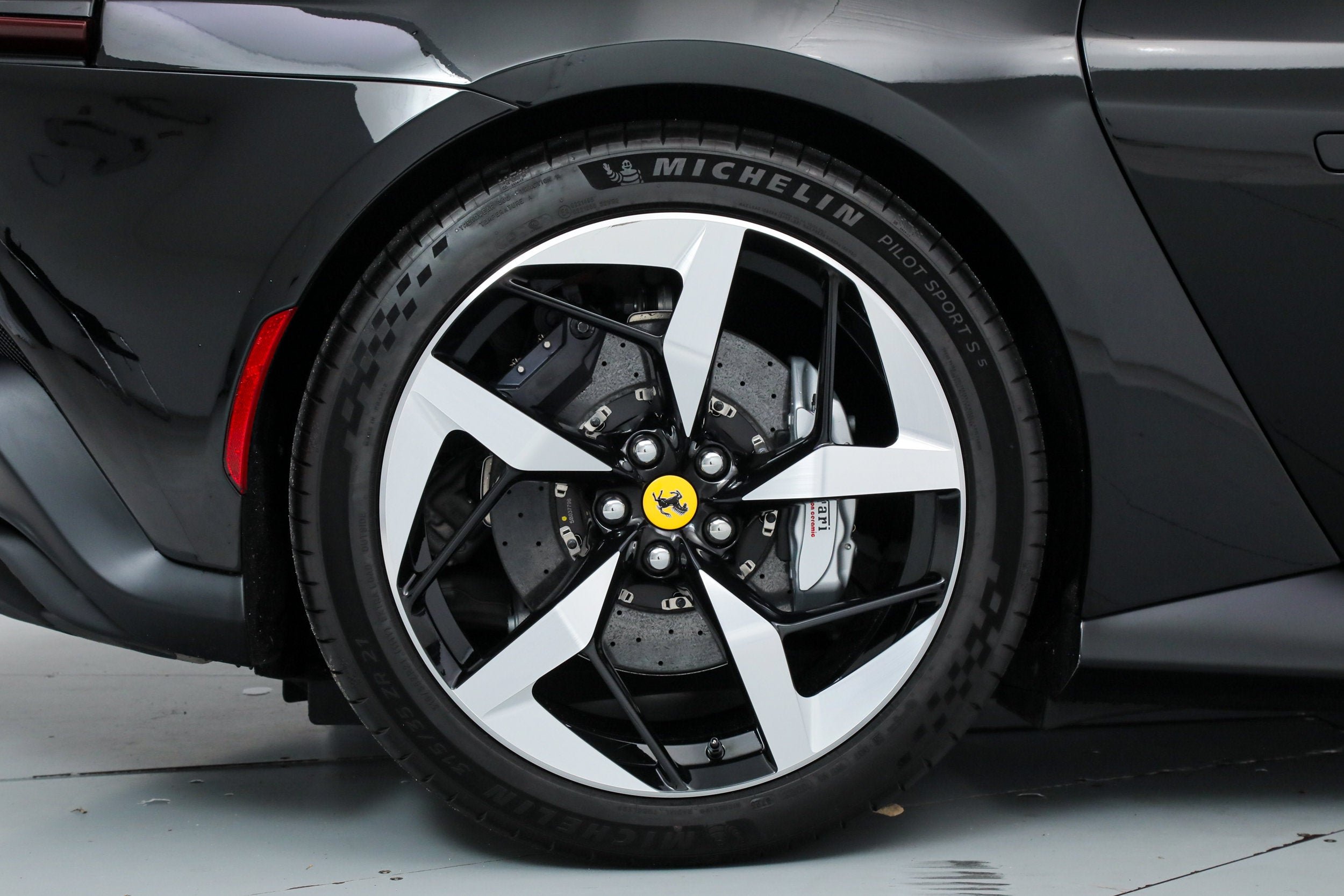 Certified Used 2025 Nero Ferrari  image 43