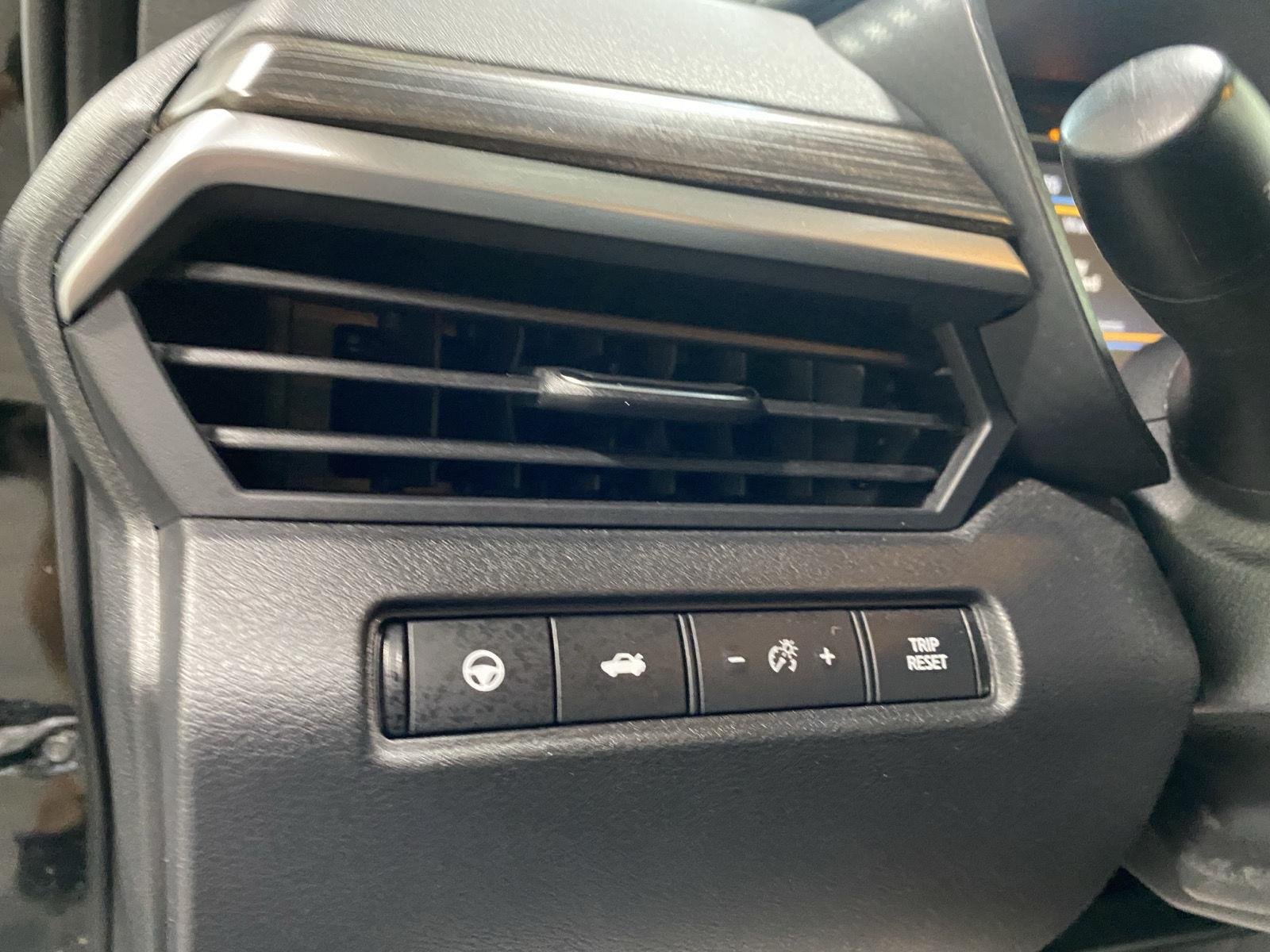 Used 2019 Super Black Nissan 2.5 SL image 19