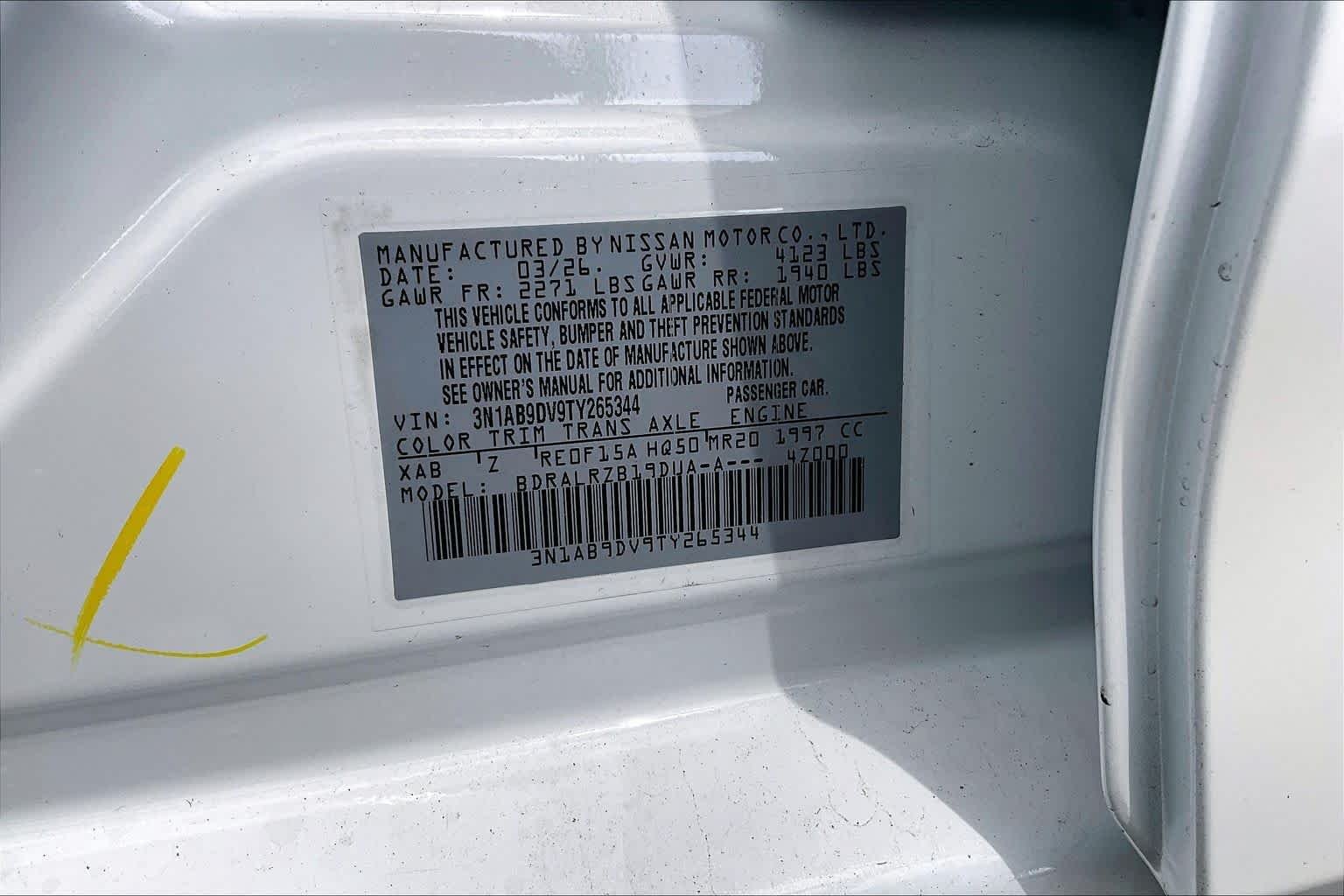 New 2026 Aspen White TriCoat / Super Black Two-tone Nissan SR image 14