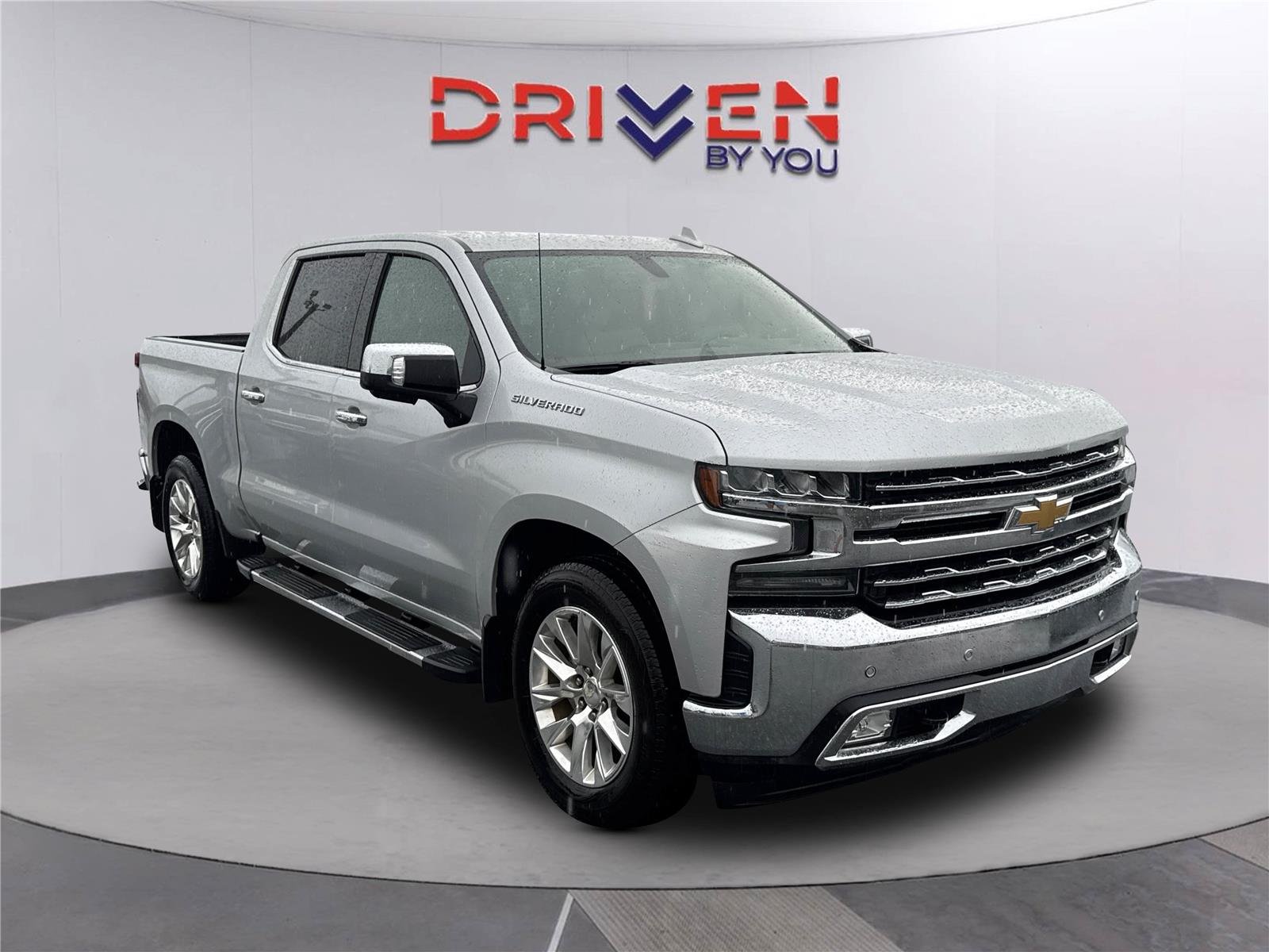 Used 2019 SILVER ICE METALLIC Chevrolet LTZ image 2