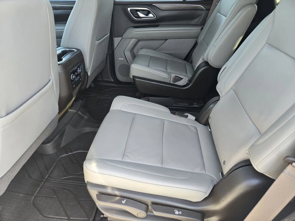 Used 2021 White Chevrolet Z71 image 34