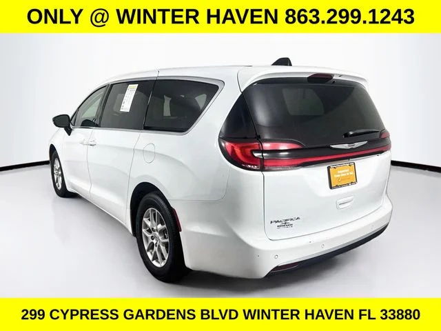 Used 2024 White Chrysler Touring L image 5