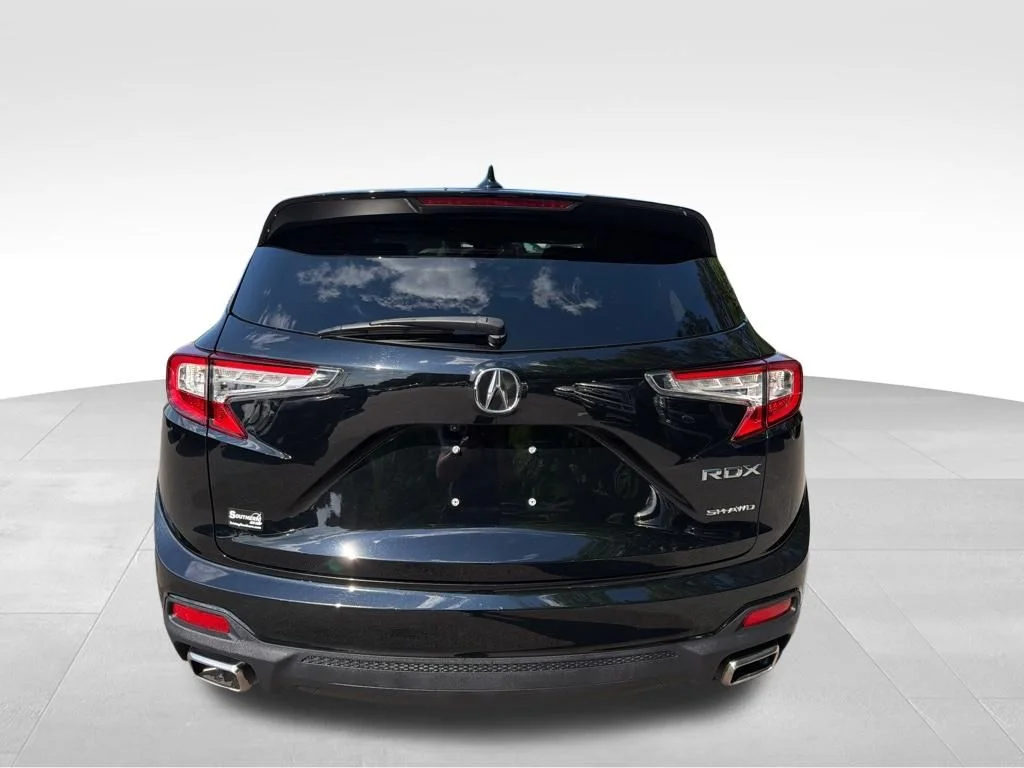 Used 2023  Acura Base image 4