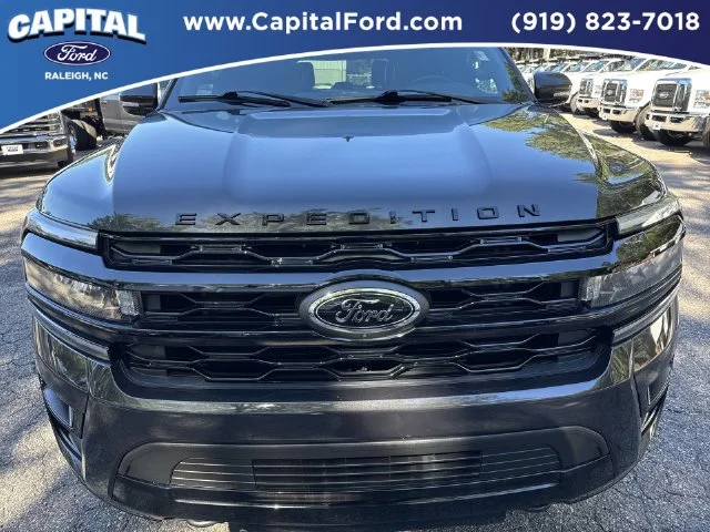 Used 2023  Ford Limited image 10