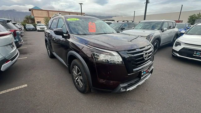Used 2022 Brown Nissan SL image 7
