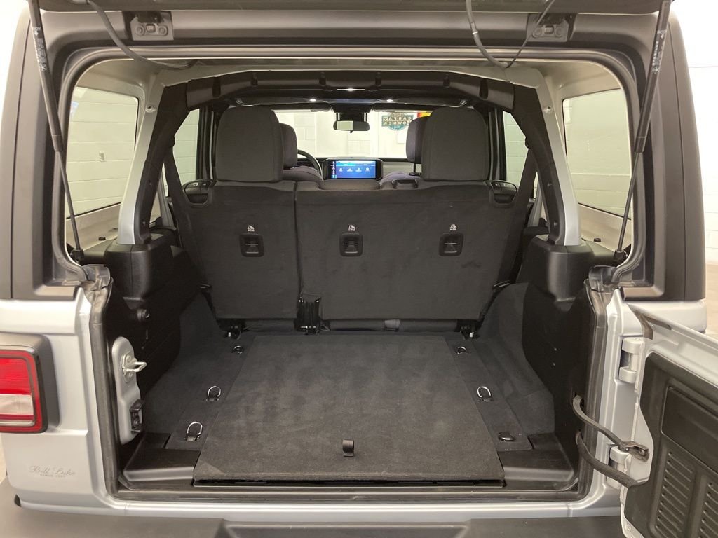 Used 2024 Silver Jeep Sport S image 21