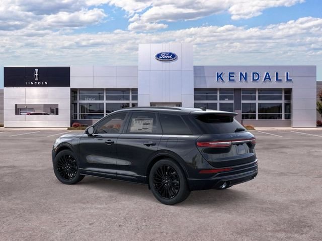New 2025 Black Metallic Lincoln Grand Touring image 4