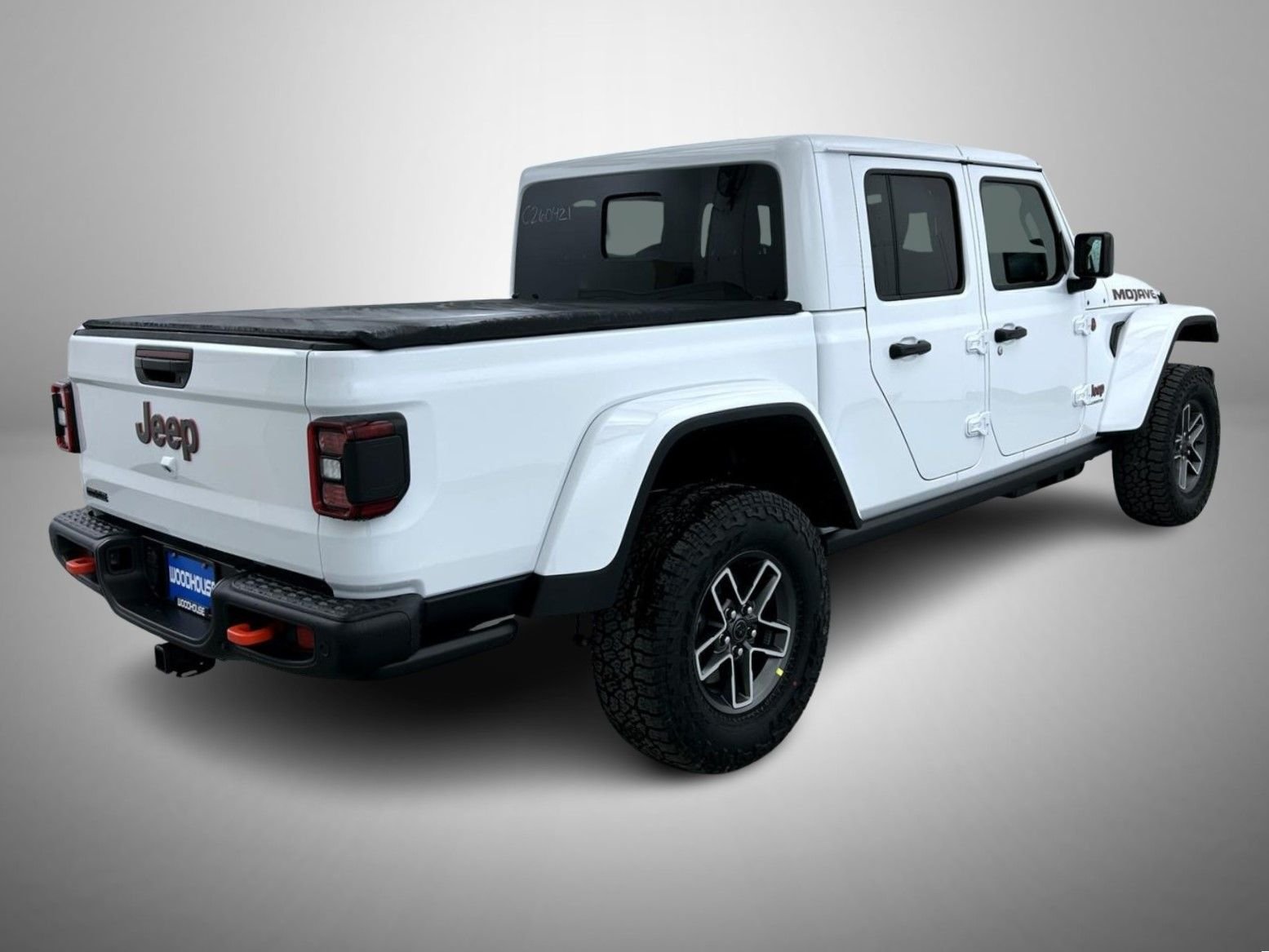 New 2026 Bright White Clear-Coat Exterior Paint Jeep Mojave X image 5