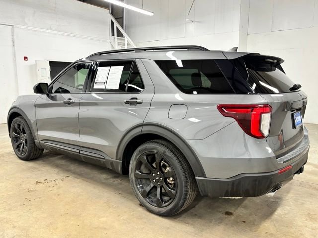 Used 2023 Gray Ford ST-Line image 5