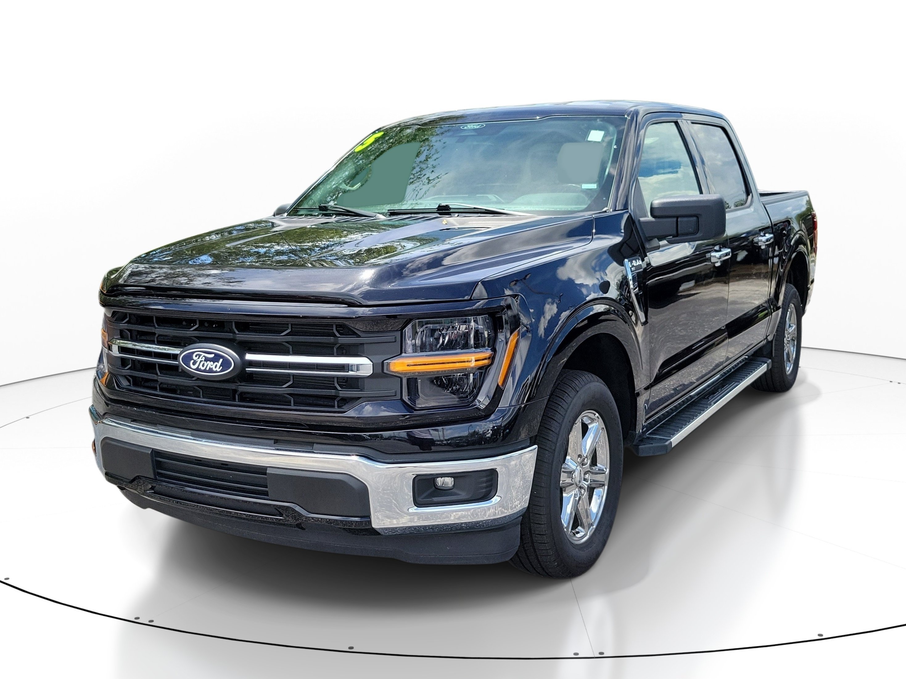 Used 2025 Black Metallic Ford XLT image 2