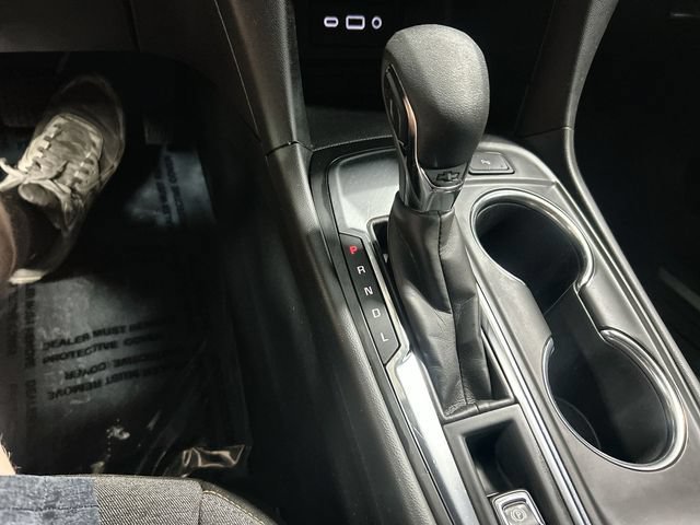 Used 2022 Summit White Chevrolet LT image 19