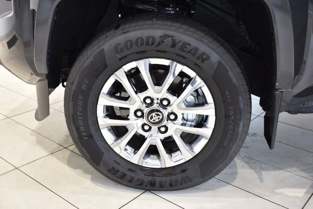 Certified Used 2025  Toyota Limited image 28