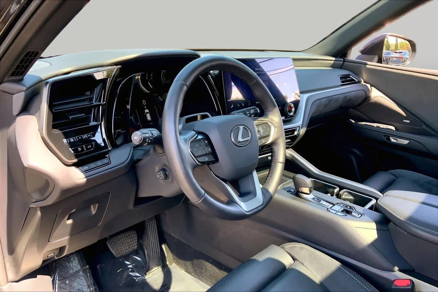 Certified Used 2025 CAVIAR Lexus Luxury image 18