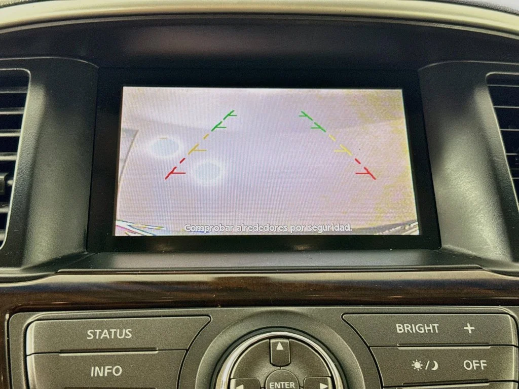 Used 2013 Dark Slate Nissan SL image 17