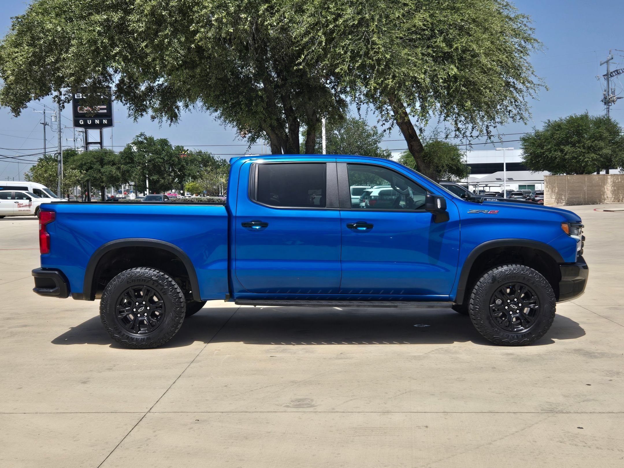 2023 Chevrolet Silverado 1500 ZR2 - Photo 9