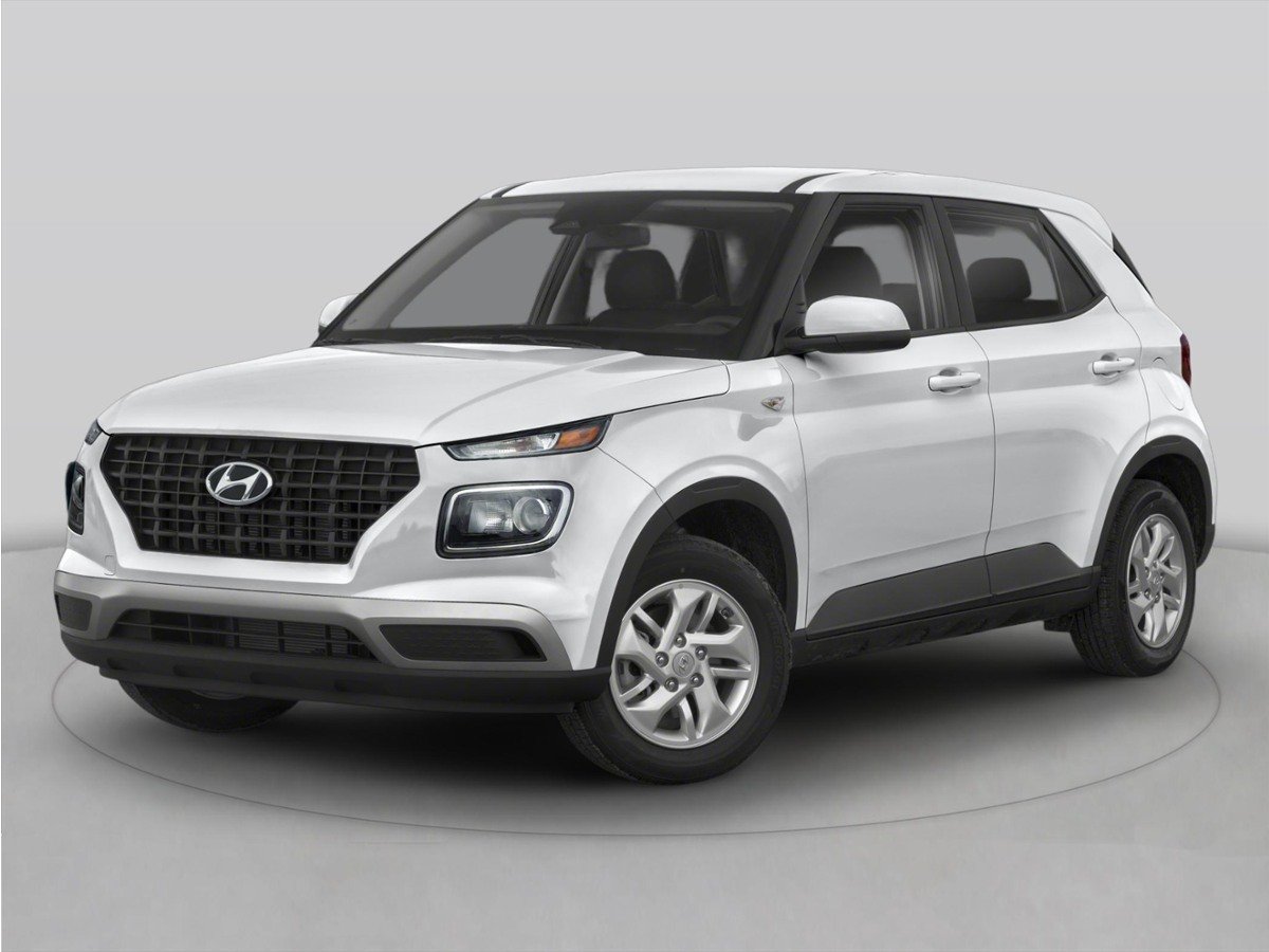Used 2023 Green Hyundai SE image 1