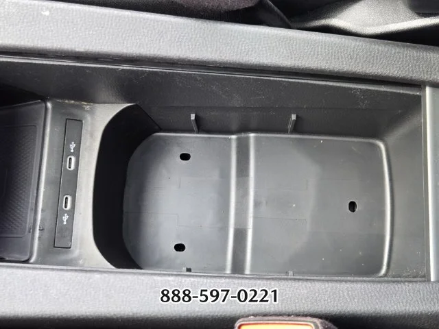 Used 2021  Volkswagen Pro S image 24