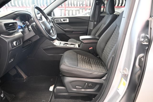 Used 2020 Silver Ford XLT image 10