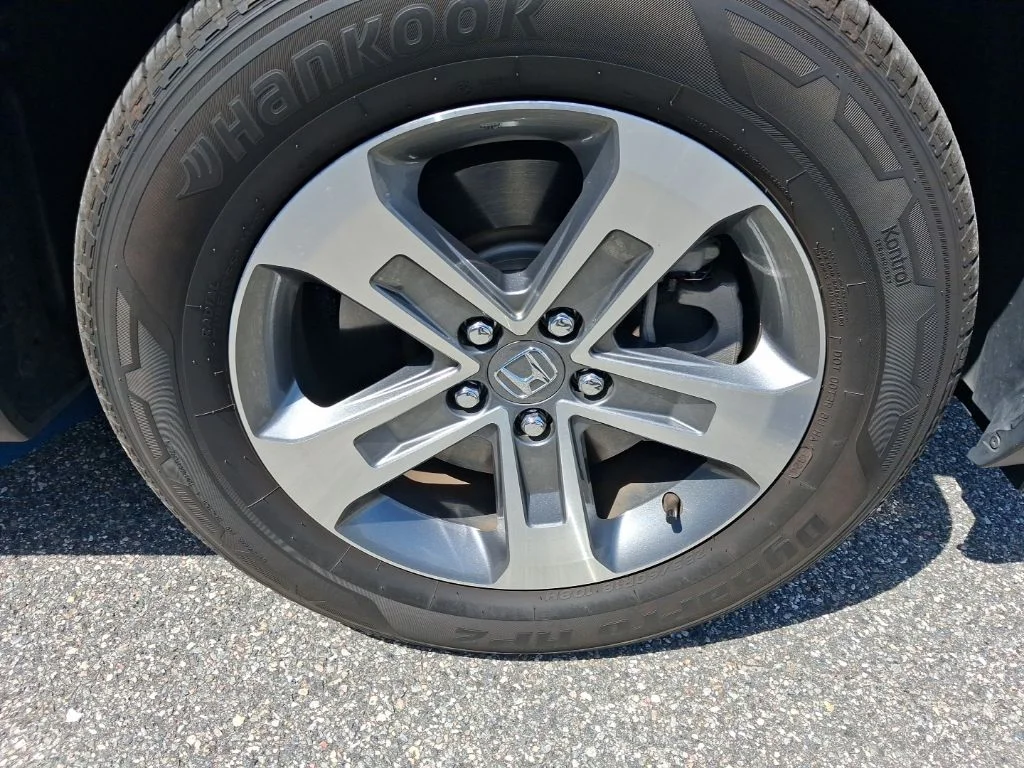 Used 2025  Honda EX-L image 13
