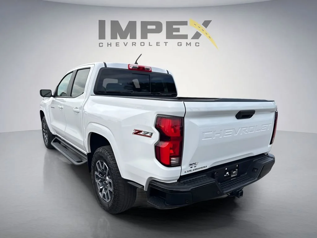 Used 2025 Summit White Chevrolet Z71 image 3
