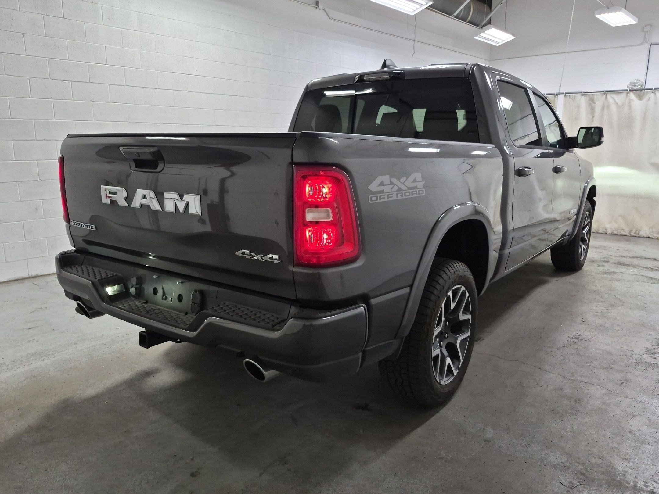 New 2026 Granite Crystal Metallic Clear-Coat Exterior Paint RAM Laramie image 4